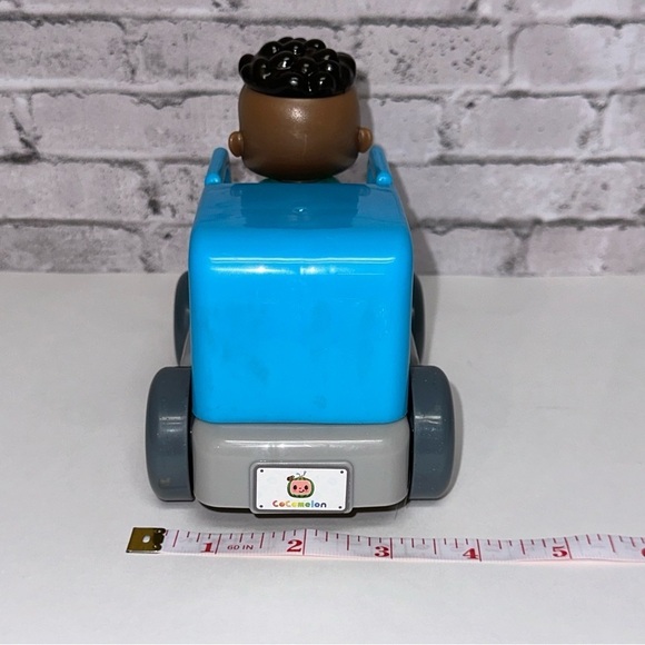 CoComelon Build A Car CODY MAIL TRUCK Toy 4 Piece Building Set - Picture 15 of 15